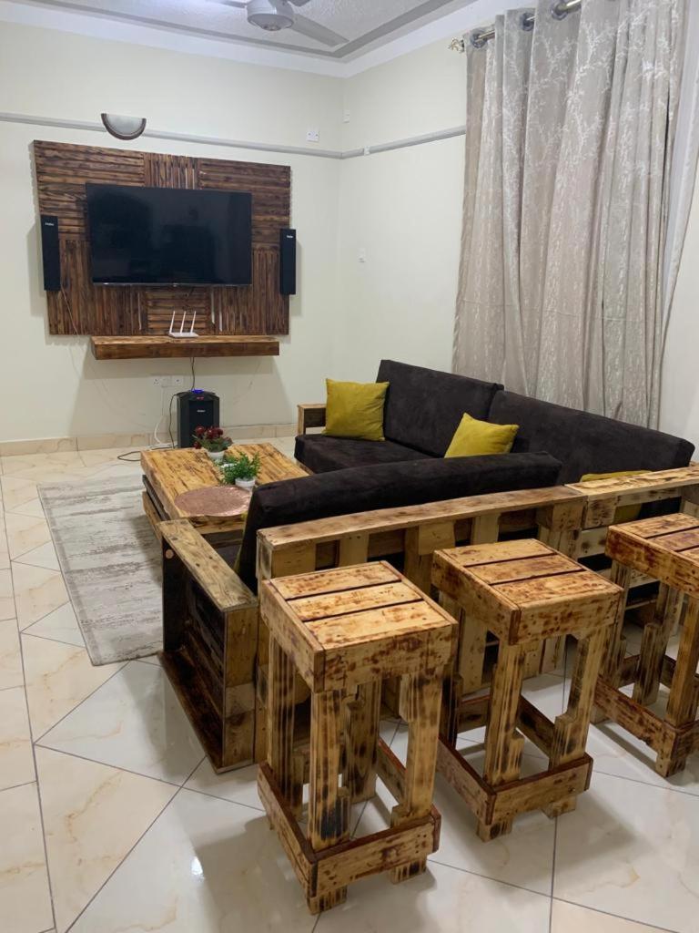 מומבסה Kc Homes Tours &Travels מראה חיצוני תמונה