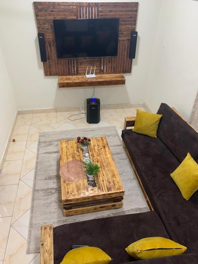 מומבסה Kc Homes Tours &Travels מראה חיצוני תמונה
